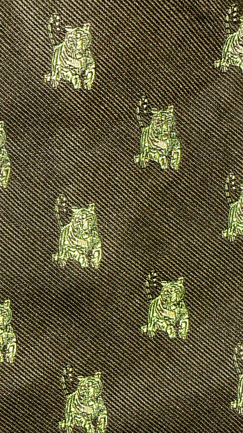 Silk tie with a design of tigers